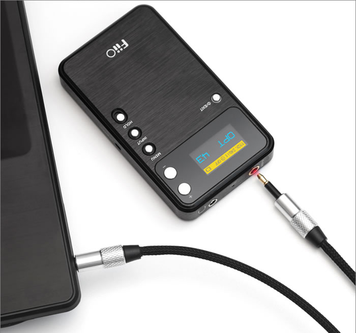 https://www.audiophonics.fr/images2/8275/8275_fiio_L12_optical-cable_Jack_1.jpg