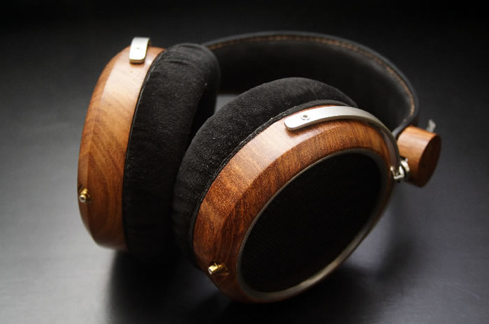 https://www.audiophonics.fr/images2/8549/8549_hifiman_he-5_wooden_casque_1.jpg