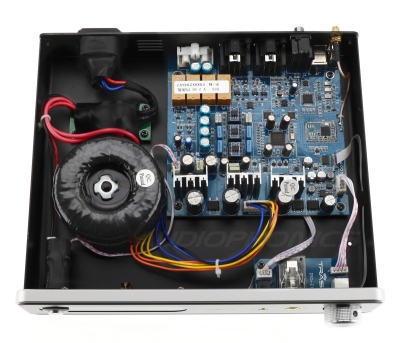Audiophonics - Câble Secteur Standard IEC C13 vers Schuko Mâle Coudé  3x1.5mm² 1.5m