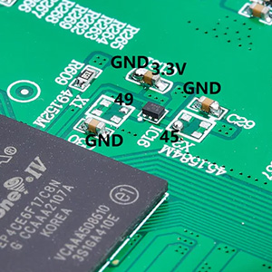 IAN CANADA Kit d'amélioration de l'horloge pour Denafrips ARES: Détail des pastilles du PCB 