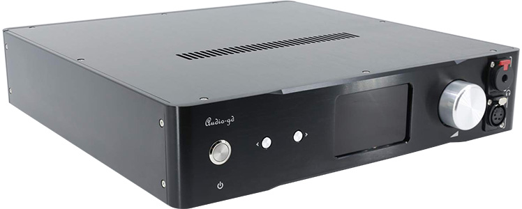 AUDIO-GD R-28 MK3 : Vue de 3/4