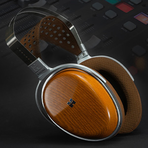 Hifiman Audivina : Front view