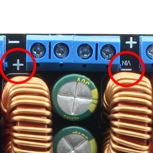 Module d'amplification Class D 6 canaux : tension d'alimentation du bornier