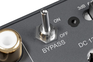 Fosi Audio P4 : Switch bypass du contrôle de tonalité