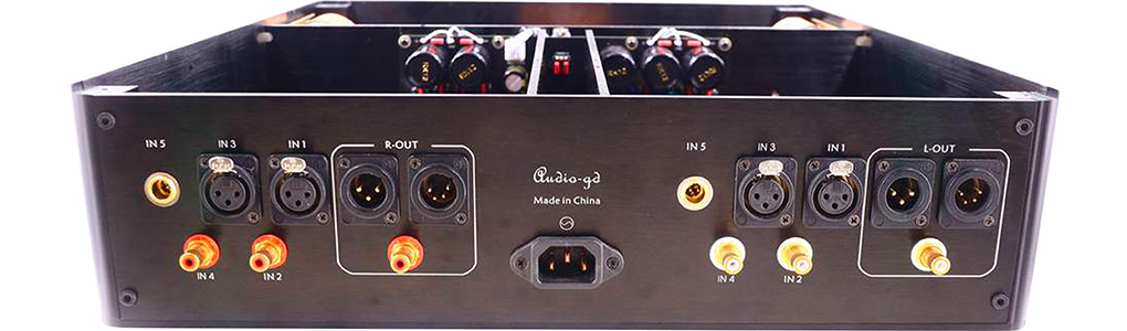 Audio-GD HE-9 LE : Rear panel view