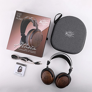 Photo du casque Kiwi Ears Atheia et de ses accessoires