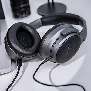 Photo of Kiwi Ears Ardor headphones